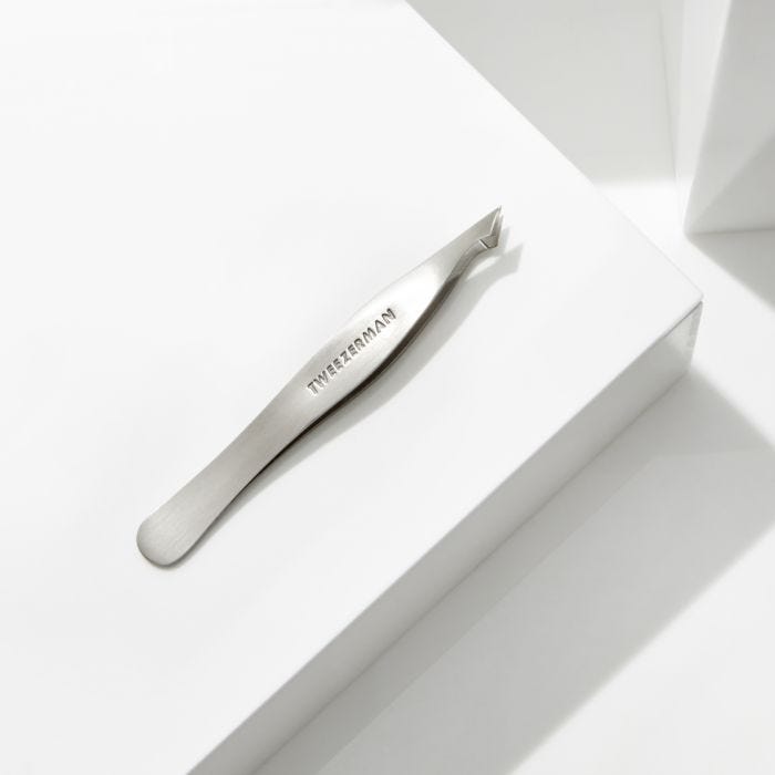 Pointed Slant Tweezer 3